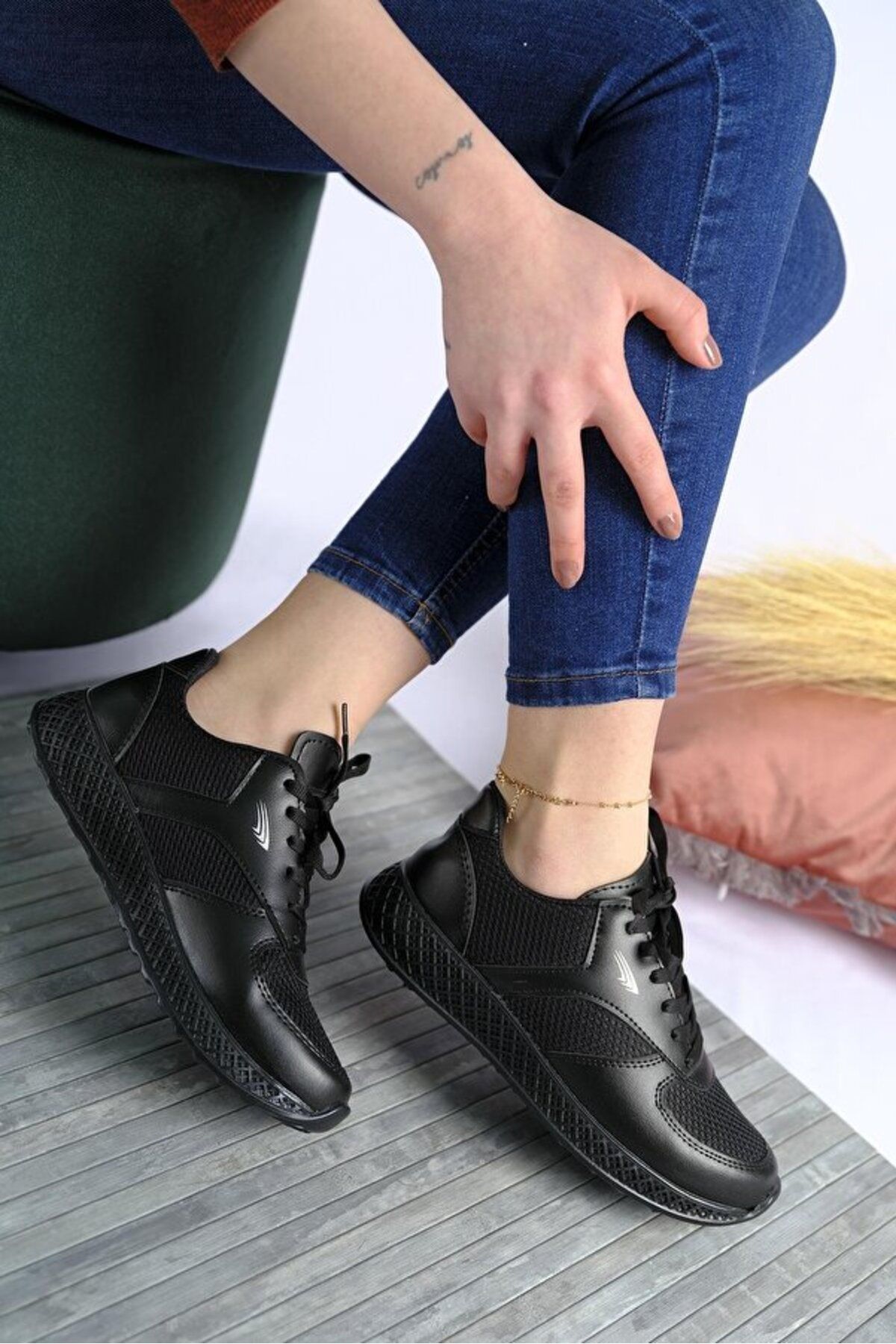 Kalın%20Taban%20Fileli%20Kadın%20Sneaker%20STC197